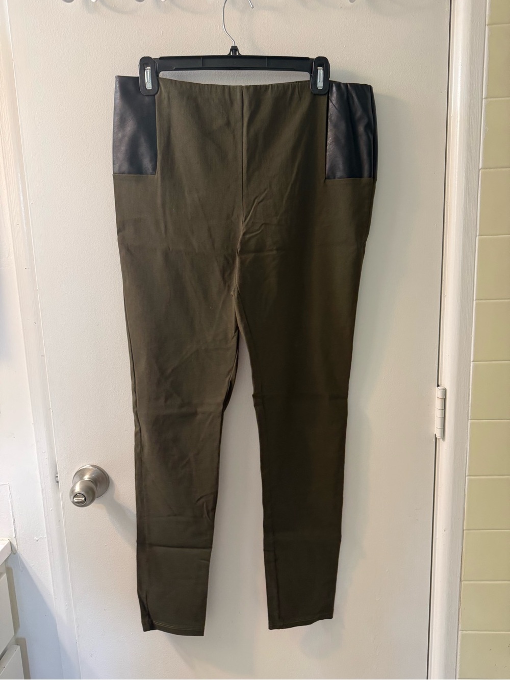 LIKE NEW! Nina Leonard Olive Green Skinny Ponte Pants with Black Faux Leather Pa